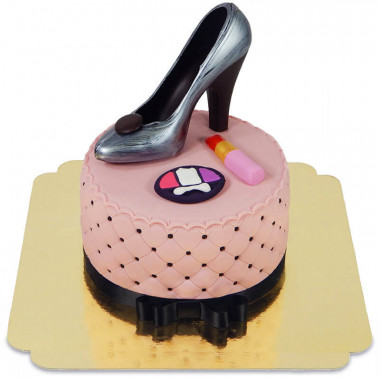 Luxe Make-Up taart, ronde dubbele hoogte met chocolade schoen