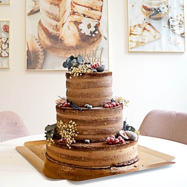 Chocolade bruidstaart 3-lagen incl. topper & decoratie - voor 65 personen!