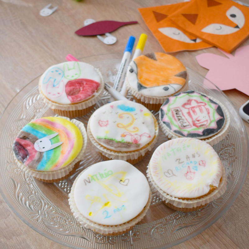 Cupcakes met eetbare inkt stiften voorbeeld 2