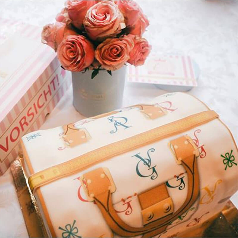 Handtassen taart VG, wit met kleurrijke details @haaapyeverafter