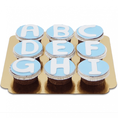 Letter-cupcakes 